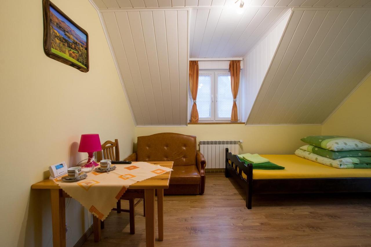 Dworek Julia - Klimatyzowane Komfortowe Pokoje Nad Solina - Bieszczady Polańczyk Exterior foto